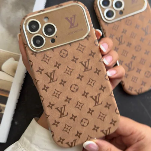 قاب موبایل آیفون لویی ویتون مخملی فونتی قهوه ای   C006668