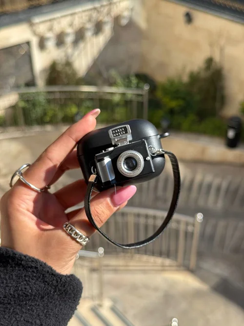 A000137 airpod camera