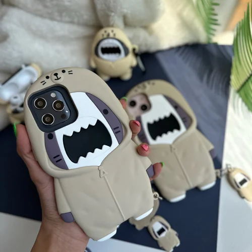 قاب Shark سیلیکونی با آویز C001672