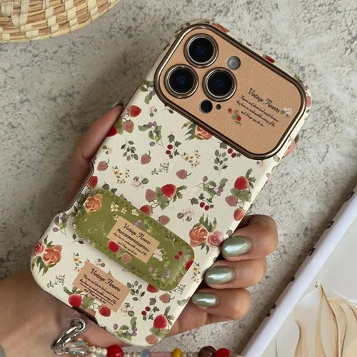 قاب موبایل آیفون استرابری گاردن + بند و استند ستC006379